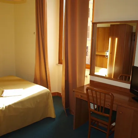 Hotel Trastevere 3*