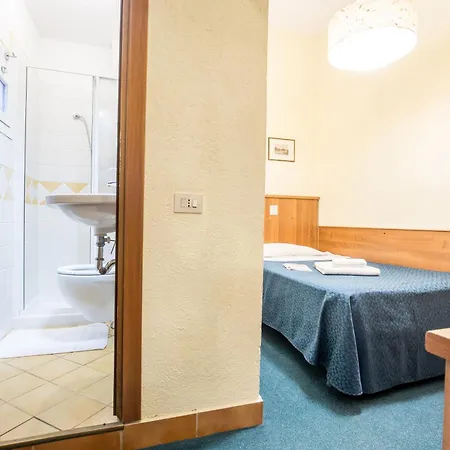 Trastevere 3* ローマ