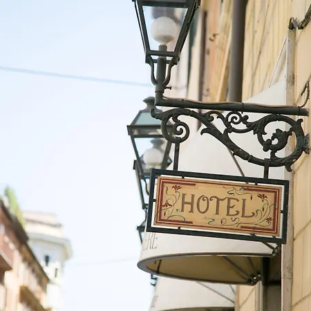 Trastevere 3* ローマ